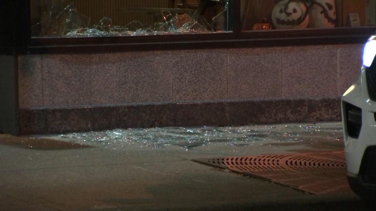 Thieves try to break into cafe on same Lincoln Park street where businesses were targeted days ago
— Elgin Dining news